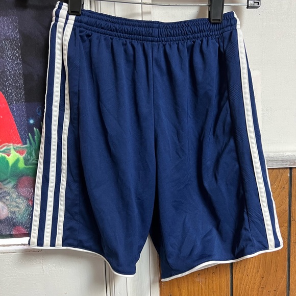 ADIDAS Short - Picture 2 of 4